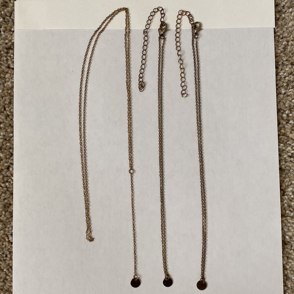 Round Pendant Layered Necklace Set - Picture 12 of 12